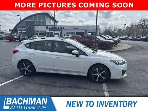 Crystal White Pearl 2019 Subaru Impreza 2.0i Premium