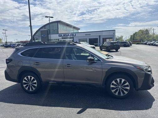 Brilliant Bronze Metallic 2023 Subaru Outback Limited XT