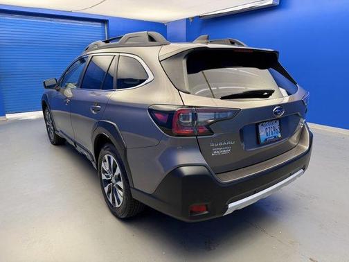 Brilliant Bronze Metallic 2023 Subaru Outback Limited XT