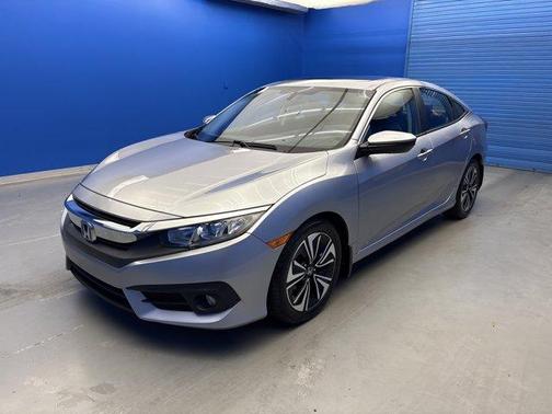 Lunar Silver Metallic 2017 Honda Civic EX-L