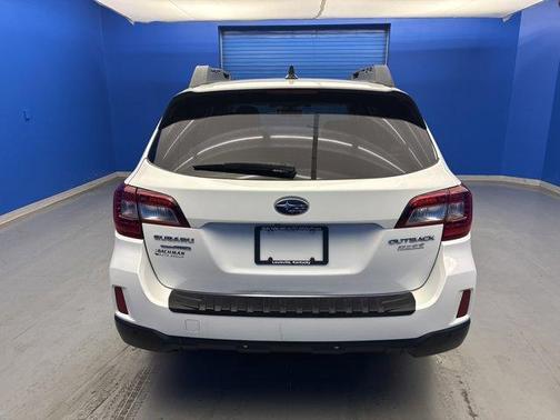 White 2017 Subaru Outback 2.5i Limited