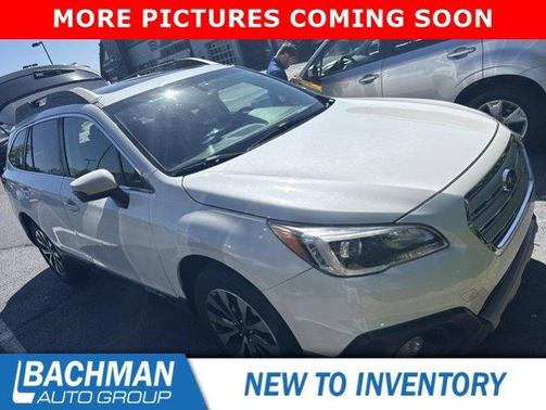 White 2017 Subaru Outback 2.5i Limited