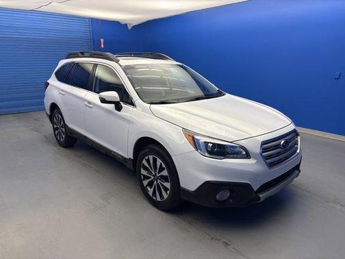White 2017 Subaru Outback 2.5i Limited