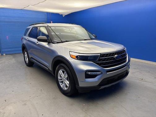 Iconic Silver Metallic 2020 Ford Explorer XLT