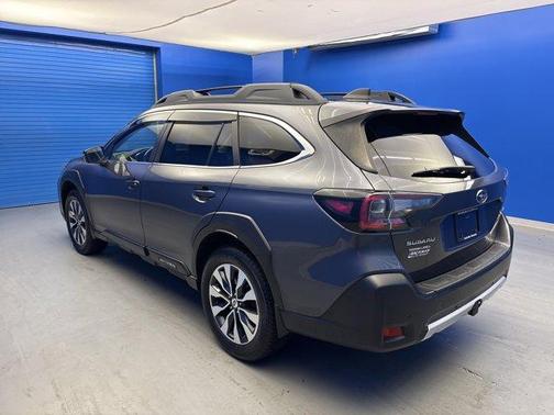 Magnetite Gray Metallic 2023 Subaru Outback Limited