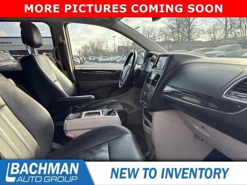 2014 Chrysler Town & Country Touring
