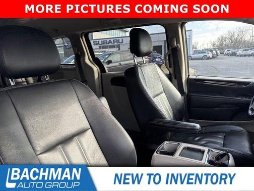 2014 Chrysler Town & Country Touring