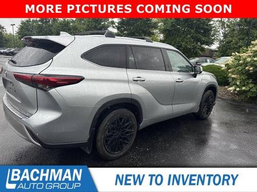 Celestial Silver Metallic 2023 Toyota Highlander Platinum
