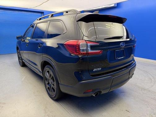 Crystal Black Silica 2023 Subaru Ascent Onyx Edition