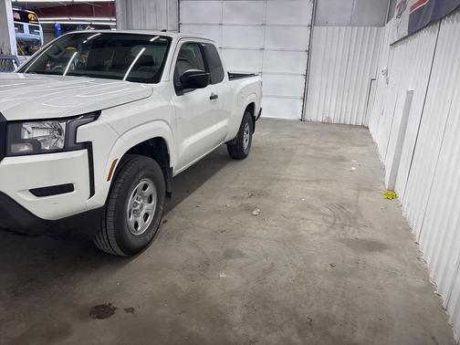 2022 Nissan Frontier S