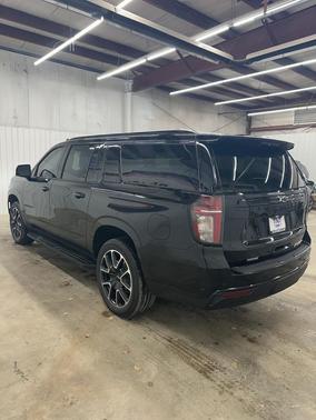 2024 Chevrolet Suburban RST