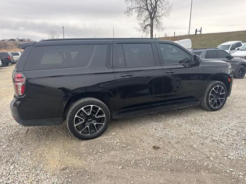 2024 Chevrolet Suburban RST