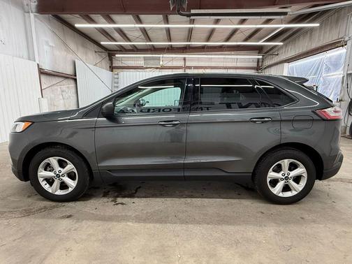 2020 Ford Edge SE