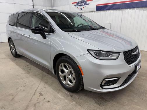 Silver Mist Clearcoat 2024 Chrysler Pacifica Limited