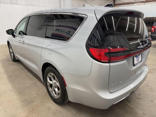Silver Mist Clearcoat 2024 Chrysler Pacifica Limited