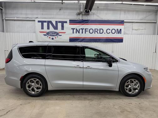 Silver Mist Clearcoat 2024 Chrysler Pacifica Limited