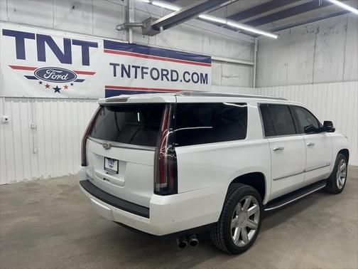 2017 Cadillac Escalade ESV Luxury