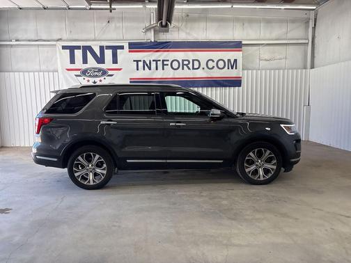 MAGNETIC METALLIC 2018 Ford Explorer Platinum