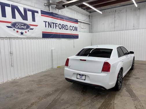 2017 Chrysler 300 S