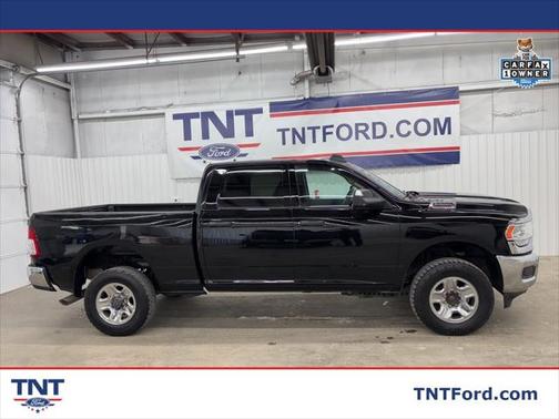 2020 RAM 2500 Tradesman Crew Cab 4X4 6'4' Box
