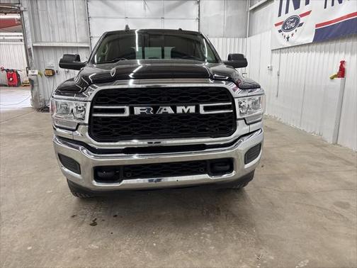 2020 RAM 2500 Tradesman Crew Cab 4X4 6'4' Box