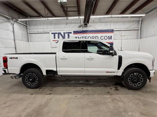 STAR WHITE 2026 Ford F-250 Platinum
