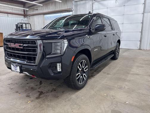 2021 GMC Yukon XL 4WD AT4