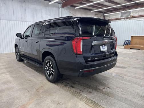 2021 GMC Yukon XL 4WD AT4