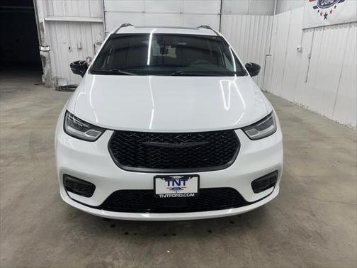 2024 Chrysler Pacifica Hybrid Premium S Appearance Pkg