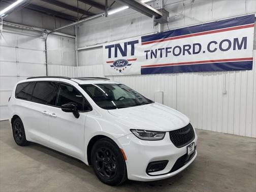 2024 Chrysler Pacifica Hybrid Premium S Appearance Pkg
