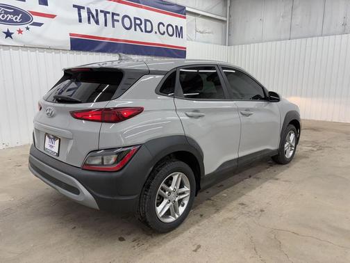 2022 Hyundai KONA SE