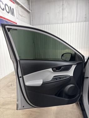 2022 Hyundai KONA SE