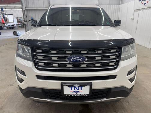 White Platinum Metallic Tri-Coat 2016 Ford Explorer XLT