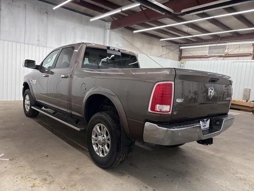 2018 RAM 2500 Laramie Crew Cab 4x4 6'4' Box