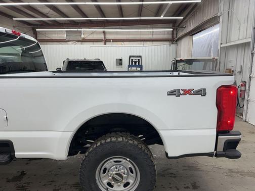 OXFORD WHITE 2026 Ford F-350 XL