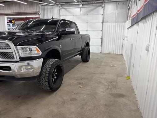 2017 RAM 2500 Laramie Crew Cab 4x4 6'4' Box