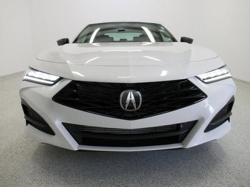 2025 Acura TLX 