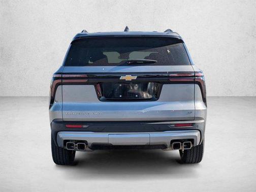 Sterling Gray Metallic 2024 Chevrolet Traverse LT