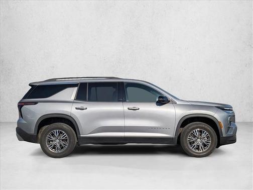 Sterling Gray Metallic 2024 Chevrolet Traverse LT