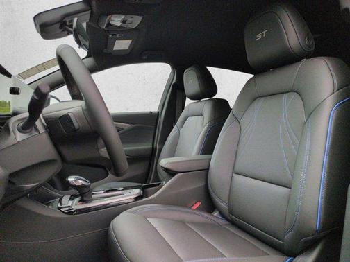Moonstone Gray Metallic 2026 Buick Envista Sport Touring FWD