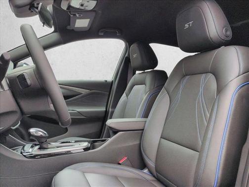 Summit White 2026 Buick Envista Sport Touring FWD