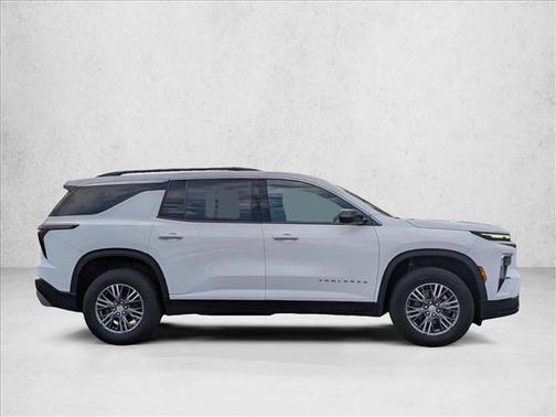 Summit White 2024 Chevrolet Traverse LT