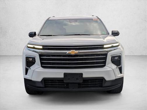 Summit White 2024 Chevrolet Traverse LT