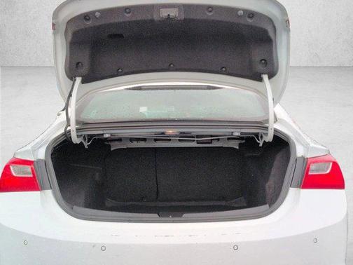 Summit White 2024 Chevrolet Malibu FWD 1LT