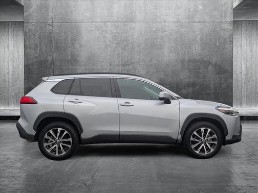 2022 Toyota Corolla Cross XLE