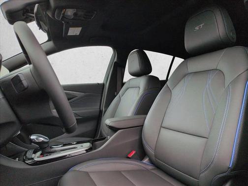 Ocean Blue Metallic 2026 Buick Envista Sport Touring FWD