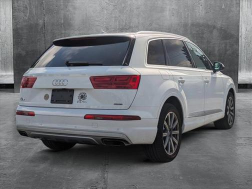 2019 Audi Q7 45 Premium Plus