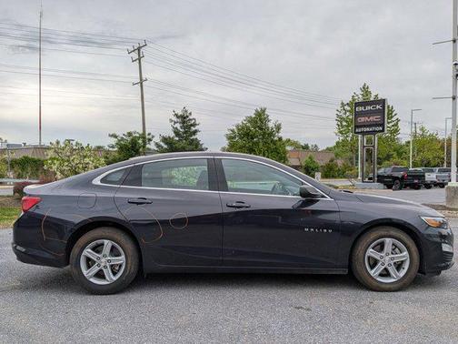 Dark Ash Metallic 2023 Chevrolet Malibu 1LS