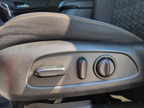 Radiant Red Tintcoat 2023 Chevrolet Equinox 1LT