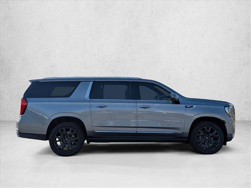 Sterling Metallic 2023 GMC Yukon XL Denali